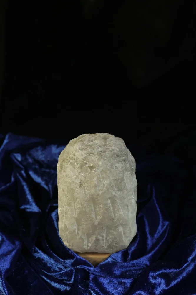 2-3 Kg Gri Doğal Tuz Lambası Ahşap Kaideli Dekoratif Ortam Lambası