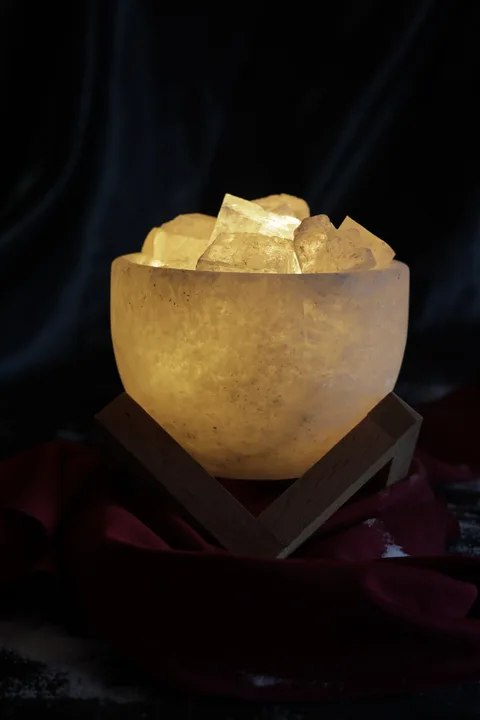 Kristal Dolum Kase Tuz Lambası Ahşap Kaideli Dekoratif Ortam Lambası